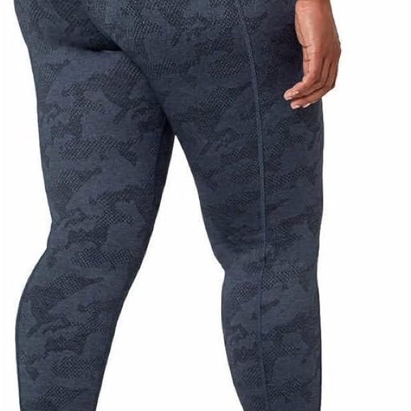 Mondetta Gray High-Rise Leggings with Camo Print - Picture 4 of 9